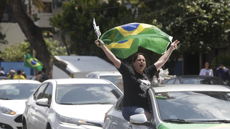 30.09.2018 - Apoiadores do então candidato Jair Bolsonaro fazem carreata de campanha em Recife - Diego Nigro/JC Imagem - Diego Nigro/JC Imagem