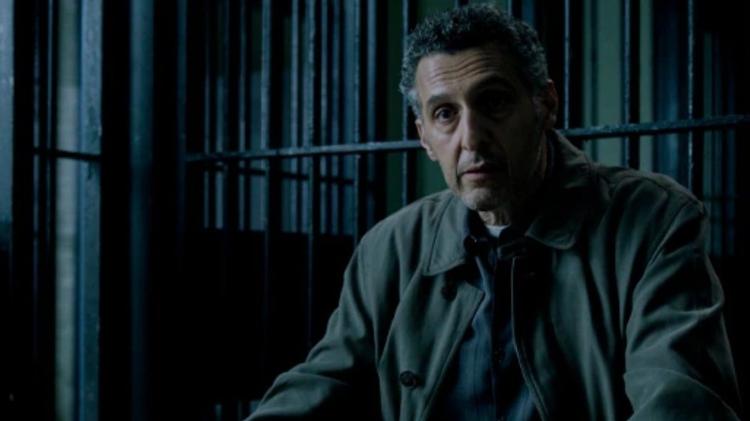 Carmine Falcone, interpretado no filme por John Turturro - Divulgação/ Warner - Divulgação/ Warner