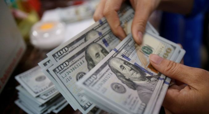 Dólar cai 1,24% ante real e fecha a R$ 4,91 com fraqueza internacional  – Notícias