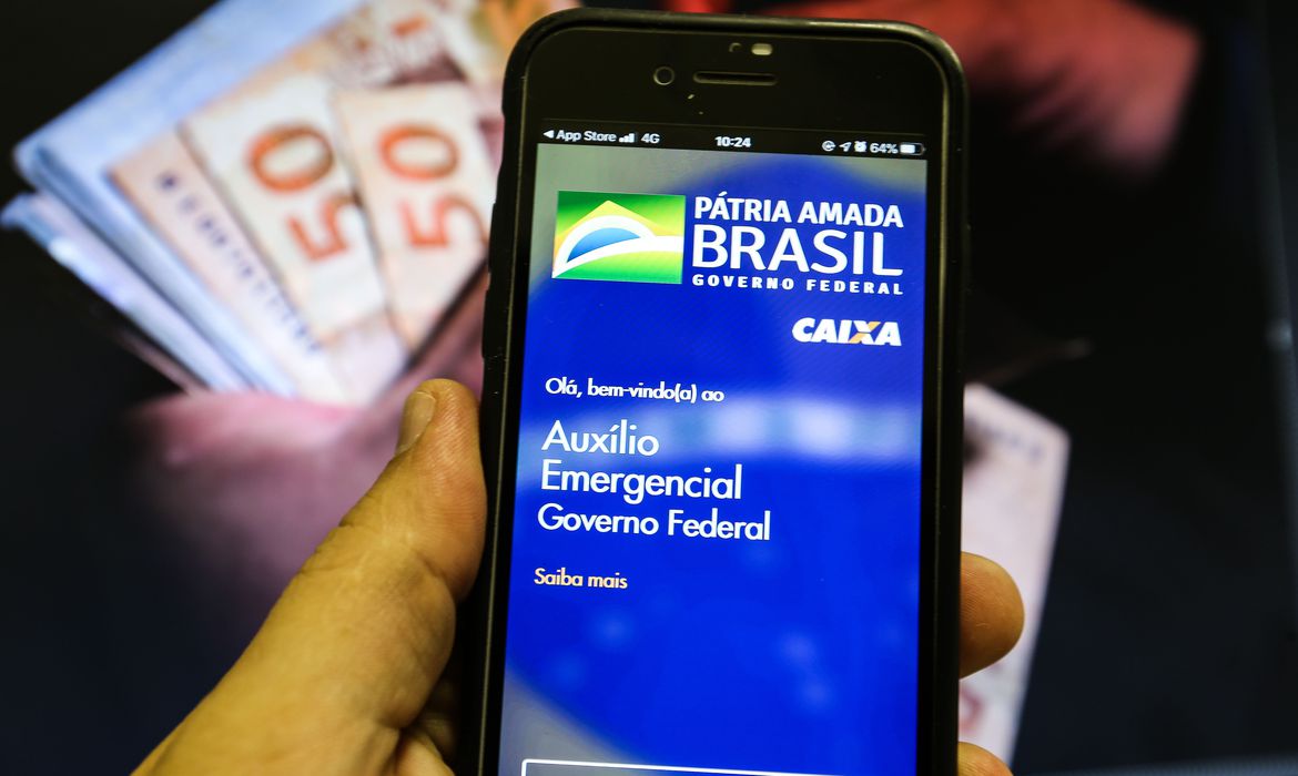 Auxílio Brasil vai aumentar para R$ 600? Veja o que muda com a PEC Kamikaze, ex-PEC 16