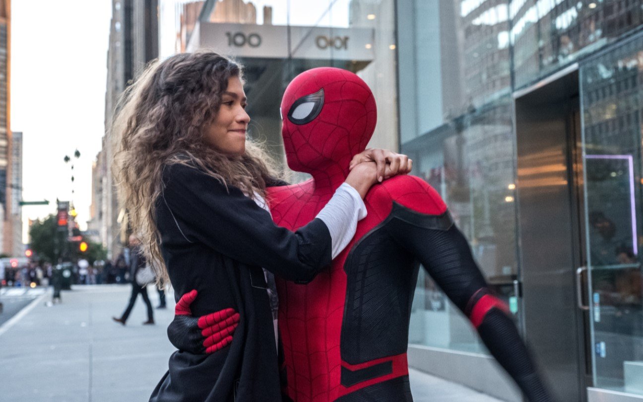 Zendaya e Tom Holland em cena de Homem-Aranha: Longe de Casa