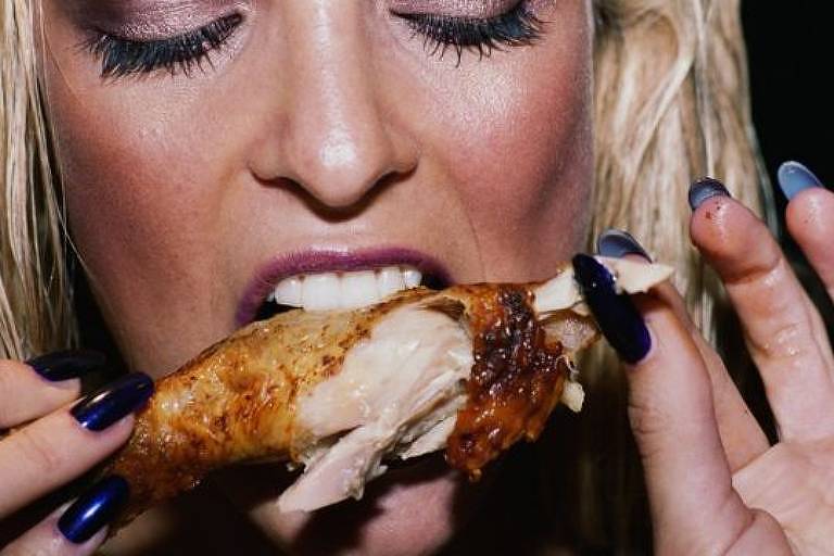 É bom comer frango com pele? E outras perguntas sobre a carne mais consumida no mundo – 29/08/2022 – Equilíbrio