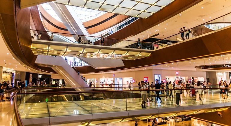 Público de shoppings centers ainda está 20% abaixo dos indicadores pré-pandemia, aponta Abrasce – Notícias