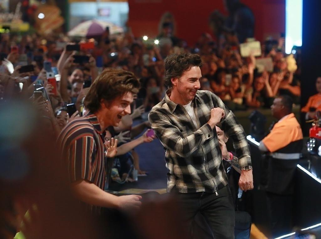 Ryan Reynolds causa tumulto na chegada com John Keery e Shawn Levy à CCXP 2019 - Iwi Onodera/UOL