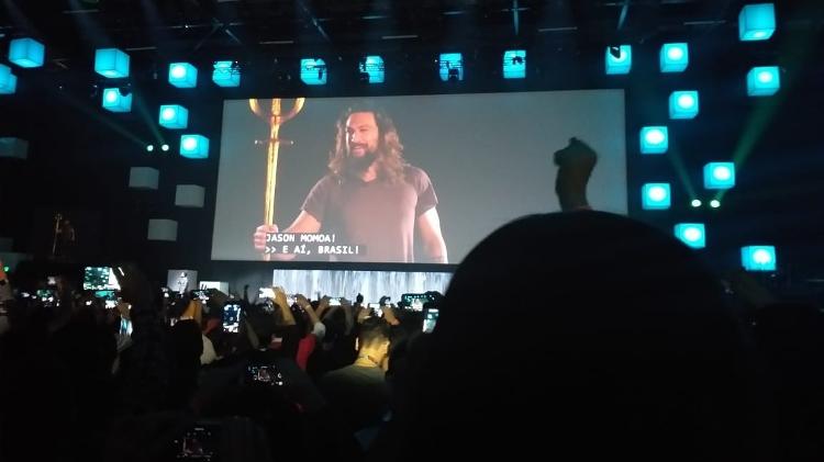 Jason Momoa aparece em transmissão ao vivo para o Brasil na CCXP 2018 - Rodolfo Vicentini/UOL - Rodolfo Vicentini/UOL