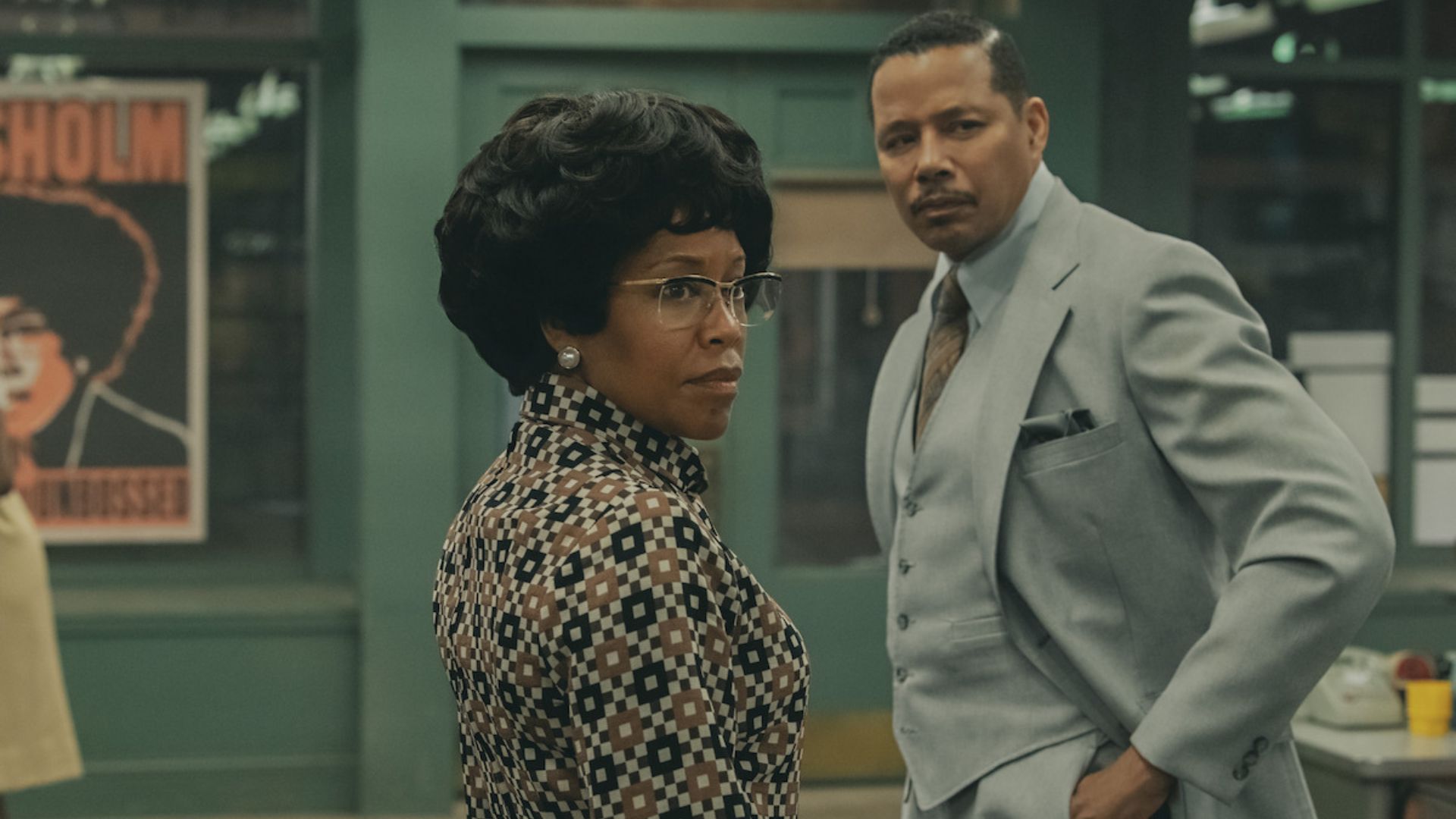 Regina King interpreta Shirley Chisholm no longa Shirley para Presidente, da Netflix (Foto: Divulgação/Netflix)