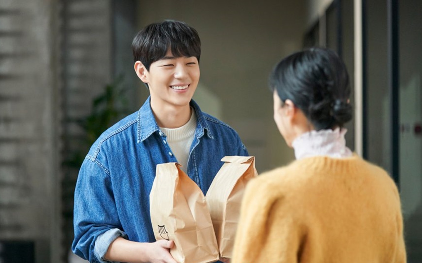 Shin Jae-ha em cena de Intensivão de Amor; um dos melhores doramas para iniciantes da Netflix