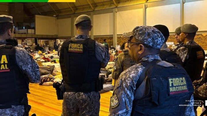 Após prisões, equipes da Força Nacional são escaladas para ajudar na segurança dos abrigos no RS